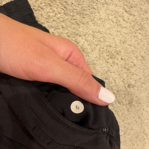 Lululemon black shorts - size 6 - Picture 4 of 4